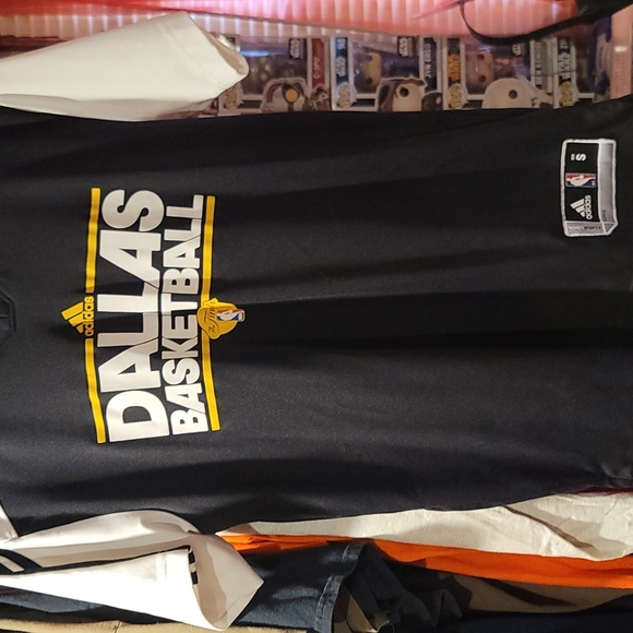 Dirk Nowitzki jersey - Picture 1 of 2